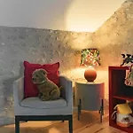 Holiday home Hameau Grande Varenne - De Charme Avec Piscine Charroux-d'Allier