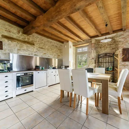 펜션 Hameau Grande Varenne - De Charme Avec Piscine *