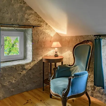 Hameau Grande Varenne - De Charme Avec Piscine