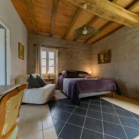 Hameau Grande Varenne - De Charme Avec Piscine 펜션 Charroux-dʼAllier