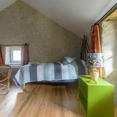 펜션 Hameau Grande Varenne - De Charme Avec Piscine Charroux-dʼAllier