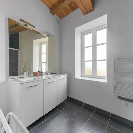 Hameau Grande Varenne - De Charme Avec Piscine *