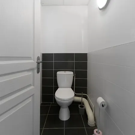 Hameau Grande Varenne - De Charme Avec Piscine 펜션