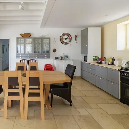 Hameau Grande Varenne - De Charme Avec Piscine 펜션 Charroux-dʼAllier